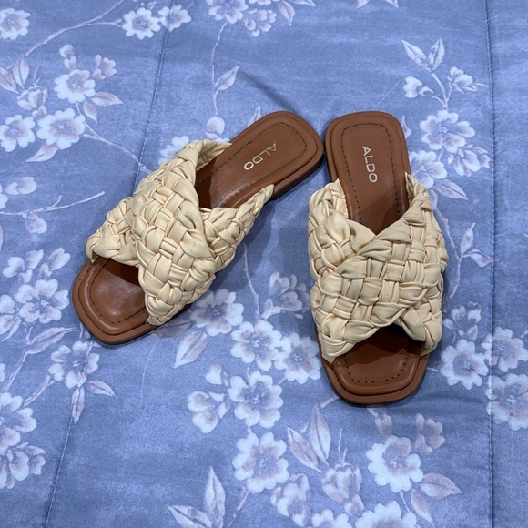 Aldo Shoes - 🚨2/$10‼️ALDO Light Yellow Sandals